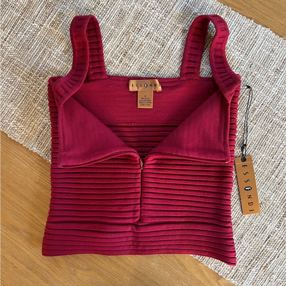 NWT Essendi Zip Up Crop top